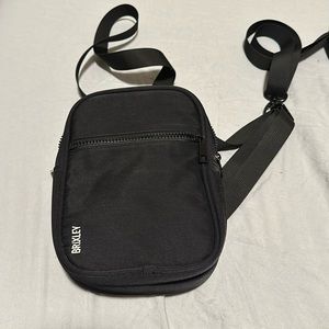 Brixley Medium Jet Crossbody Bag